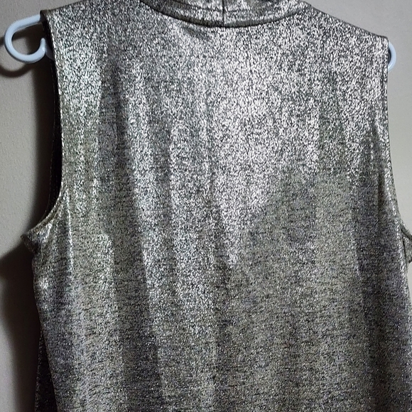 Calvin Klein mettalic v neck sleeveless blouse color gold Size large - Picture 4 of 6